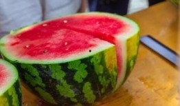 呼市大学免费吃瓜的群,夏日清凉福利大放送！”