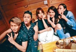 小鬼爆料婚纱视频大全在线观看,婚纱视频大全，浪漫瞬间尽收眼底