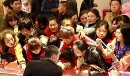 深圳大妈爆料小孩视频,惊险一幕，小孩险些遭遇意外！